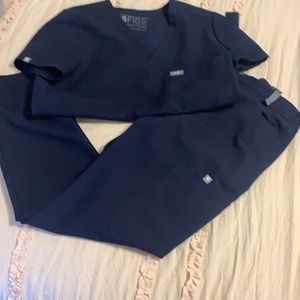 Women’s figs scrub set